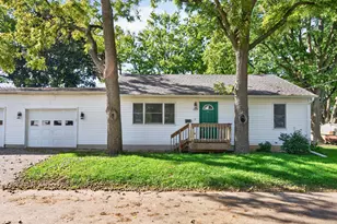 223 Ellen St, Sycamore, IL 60178 - Photo 1