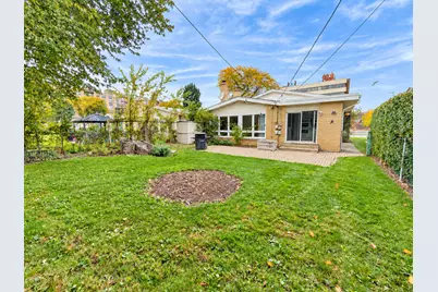 4431 W Fitch Avenue, Lincolnwood, IL 60712 - Photo 22