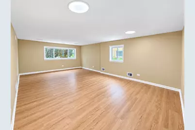 4431 W Fitch Avenue, Lincolnwood, IL 60712 - Photo 10