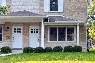 587 Ivy Ct, Lake Forest, IL 60045 - Photo 1