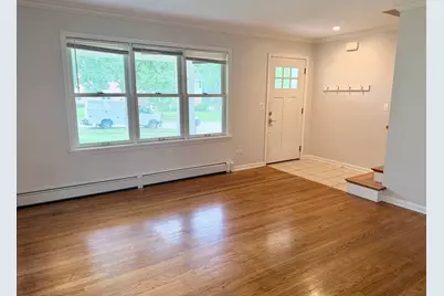 587 Ivy Court, Lake Forest, IL 60045 - Photo 4
