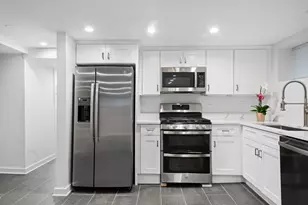2737 W Lunt Ave, Chicago, IL 60645 - Photo 20