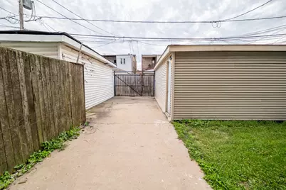 1640 N Linder Avenue #1, Chicago, IL 60639 - Photo 32