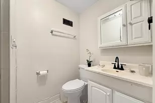 9 Greenwood Ct S, Buffalo Grove, IL 60089 - Photo 20