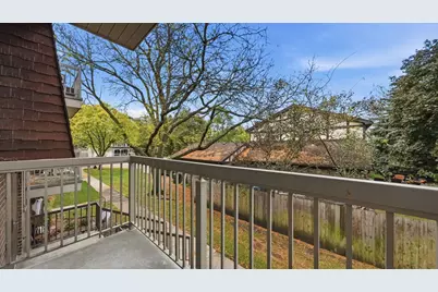 705 W Central Road #B1, Mount Prospect, IL 60056 - Photo 12