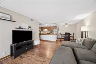 225 E Wing St, Arlington Heights, IL 60004 - Photo 2