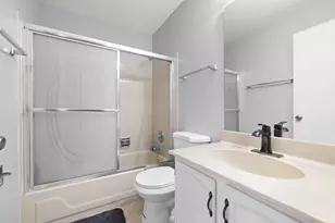 1913 Quaker Hollow Ln, Streamwood, IL 60107 - Photo 14