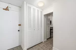 4250 N Marine Dr, Chicago, IL 60613 - Photo 6