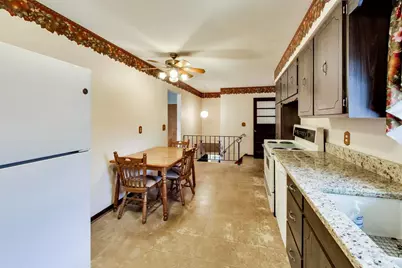 3601 W Clover Avenue, McHenry, IL 60050 - Photo 8