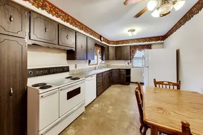 3601 W Clover Avenue, McHenry, IL 60050 - Photo 6