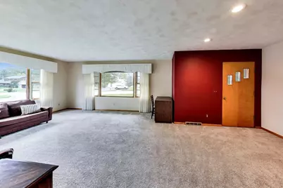 3601 W Clover Avenue, McHenry, IL 60050 - Photo 4