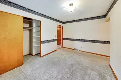 3601 W Clover Avenue, McHenry, IL 60050 - Photo 10