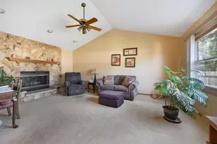 911 Wilma Ln, Elk Grove Village, IL 60007 - Photo 10