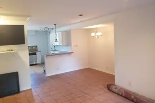 9418 Bay Colony Dr, Des Plaines, IL 60016 - Photo 6