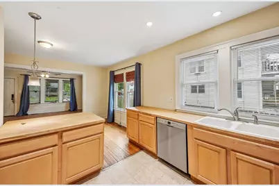 618 Sunderlin Street, Waukegan, IL 60085 - Photo 8