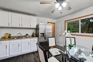 15548 Elm St, South Holland, IL 60473 - Photo 8
