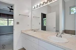 946 W Fry St, Chicago, IL 60622 - Photo 18