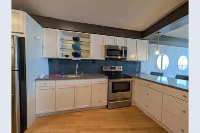 300 N State Street #4905, Chicago, IL 60654 - Photo 10