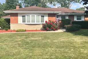 533 Woodview Ave, Elk Grove Village, IL 60007 - Photo 2