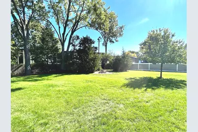533 Woodview Avenue, Elk Grove Village, IL 60007 - Photo 38