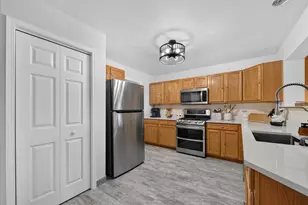 1554 Glacier Cir, Crystal Lake, IL 60014 - Photo 6