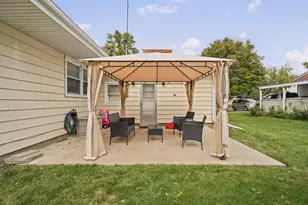 125 Maple St, Gibson City, IL 60936 - Photo 34
