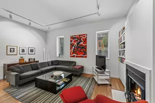 29 W Chestnut St, Chicago, IL 60610 - Photo 4