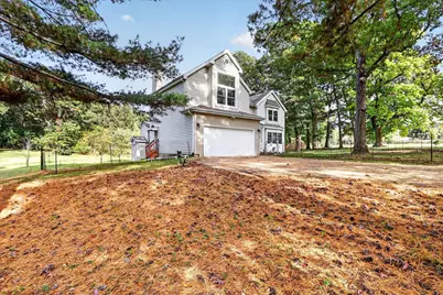 5695 S Park Place Drive, Rochelle, IL 61068 - Photo 2