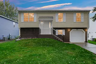 171 Glen Lake Dr, Bolingbrook, IL 60440 - Photo 1