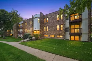 2214 Country Club Dr, Woodridge, IL 60517 - Photo 1