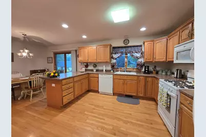 330 Kirkwood Avenue, Winthrop Harbor, IL 60096 - Photo 10