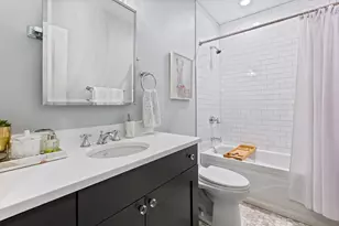 3921 N Greenview Ave, Chicago, IL 60613 - Photo 34