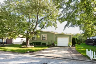 261 Blackthorn Rd, Matteson, IL 60443 - Photo 1