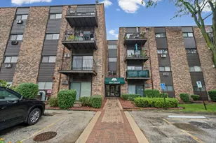 8894 Knight Ave, Des Plaines, IL 60016 - Photo 1