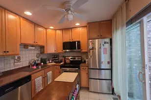 1S282 Holyoke Ln, Villa Park, IL 60181 - Photo 6