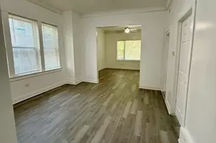 8518 S Muskegon Ave, Chicago, IL 60617 - Photo 8