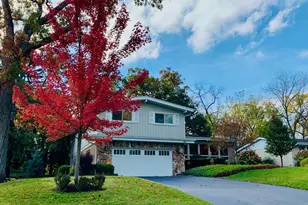 451 Heather Ln, Lake Forest, IL 60045 - Photo 1