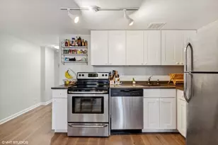 2400 N Lakeview Ave, Chicago, IL 60614 - Photo 6