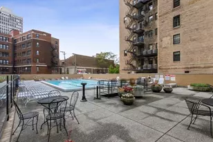 2400 N Lakeview Ave, Chicago, IL 60614 - Photo 14