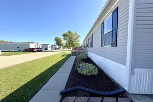 58 St Pauls Dr, Bourbonnais, IL 60914 - Photo 2