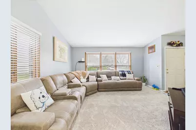 1353 Fountain Green Drive, Crystal Lake, IL 60014 - Photo 14