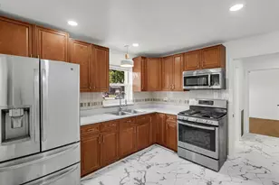 8459 S Elizabeth St, Chicago, IL 60620 - Photo 6
