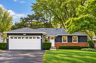 145 Walton St, Barrington, IL 60010 - Photo 2