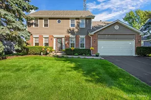765 Crest Dr, Cary, IL 60013 - Photo 1