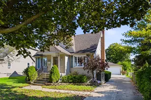 2249 N Hawthrone Ave, Melrose Park, IL 60164 - Photo 2
