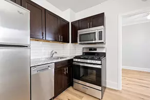 6748 N Ashland Ave, Chicago, IL 60626 - Photo 2