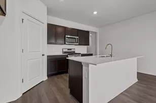 2913 Old Castle Rd, Joliet, IL 60435 - Photo 6