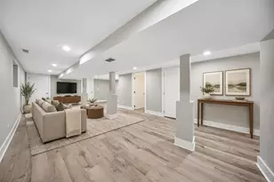 9240 S Greenwood Ave, Chicago, IL 60619 - Photo 12