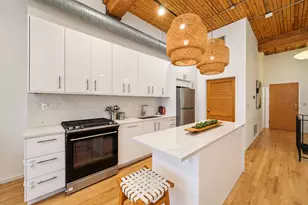 2333 W St Paul Ave, Chicago, IL 60647 - Photo 6