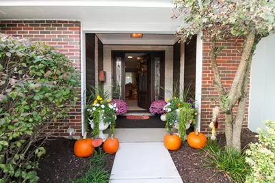 1470 Edgefield Lane, Hoffman Estates, IL 60169 - Photo 2